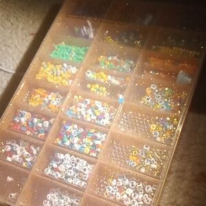 Bracelet kit  the color is golden